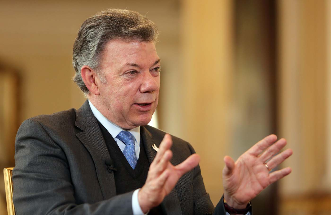 Santos asegura que el mundo entero ve a Colombia “en la dirección correcta”