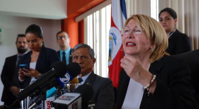 El fiscal general, Jorge Chavarría, en conferencia de prensa con la exfiscala de Venezuela, Luisa Ortega Díaz. (MAYELA LÓPEZ / Nación)