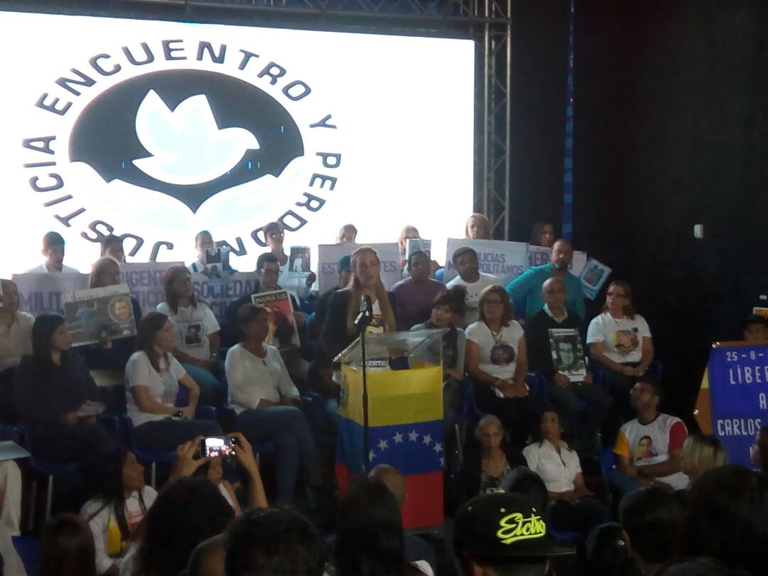 Lilian Tintori aseguró que seguirá luchando por presos políticos y héroes caídos en Venezuela