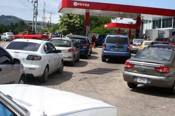 Más de un centenar de bombas de gasolina dejaron de ser subsidiadas