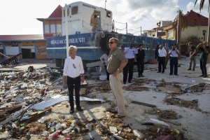 Zona holandesa de San Martín a oscuras, sin agua y sin ley tras el paso del huracán Irma
