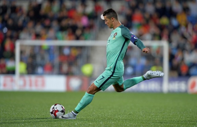 Foto del sábado del delantero de Portugal Cristiano Ronaldo en acción ante Andorra.  Oct 7, 2017  REUTERS/Vincent West