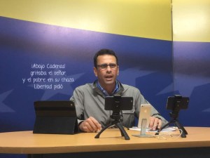 Capriles: El único camino es la democracia