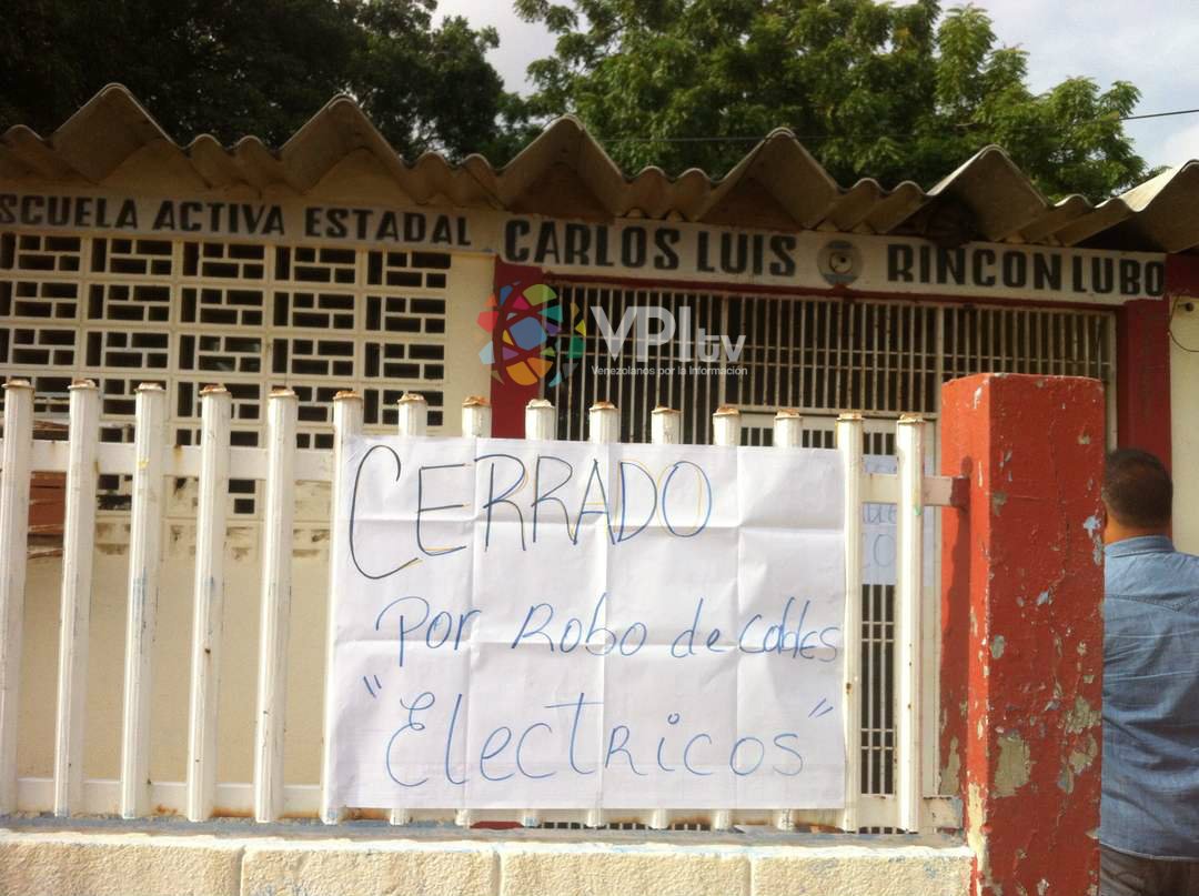 Colegio en Maracaibo cierra por robo de cables eléctricos (fotos)