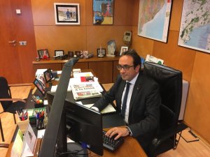 Un miembro del destituido gobierno catalán fue a trabajar este lunes