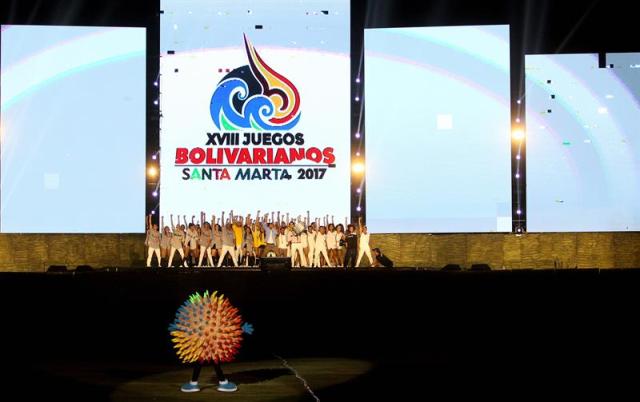 La mascota de los XVIII Juegos Bolivarianos, Ajaytuké, participa en la ceremonia inaugural hoy, sábado 11 de noviembre de 2017, en el estadio Bureche en Santa Marta (Colombia). EFE/LUIS EDUARDO NORIEGA A.