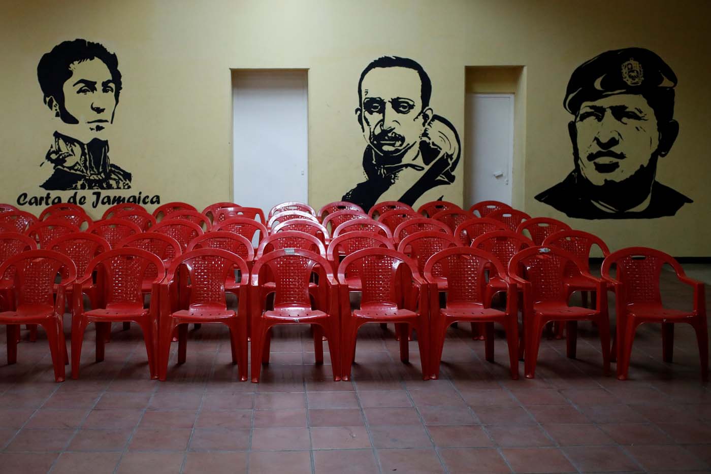 Poca afluencia en centros electorales: El escepticismo recorre Venezuela en las Municipales (FOTOS)