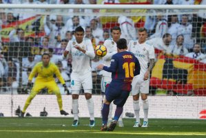 Barcelona-Real Madrid, choque de gigantes por el prestigio en la Liga