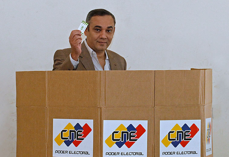 Maikel Moreno llama a votar para seguir “fortaleciendo  la democracia”
