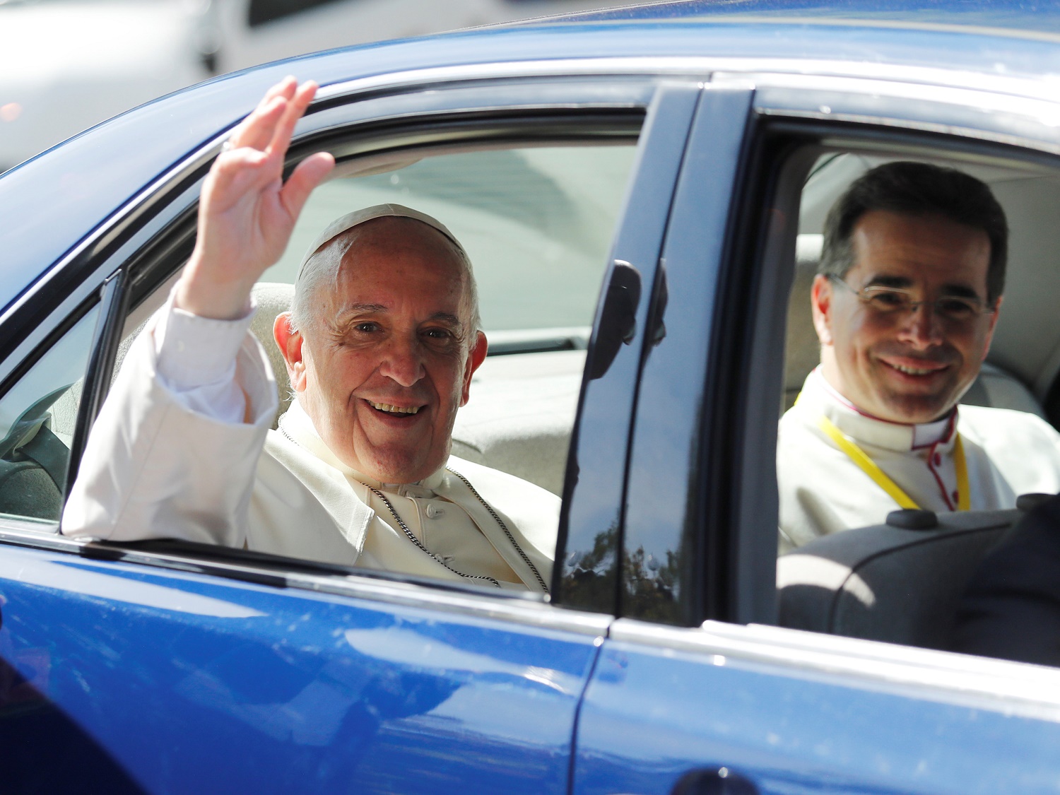 Papa Francisco regresa a Roma tras concluir su visita a Bangladesh