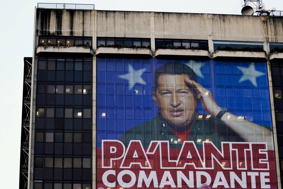 Con elecciones presidenciales a la vista, reactivan cuenta en Twitter de Hugo Chávez