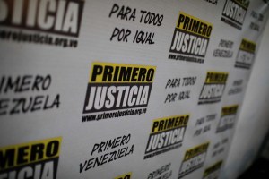 Primero Justicia calificó como una “burla” el anuncio de Maduro, que solo aumentó los bonos