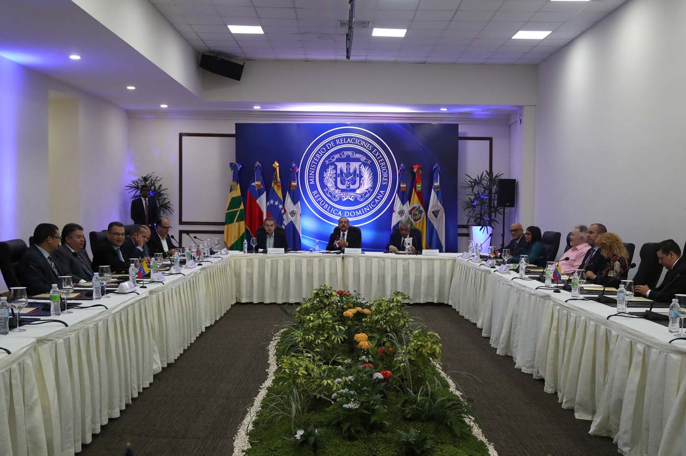 Expectativa ante reunión definitiva del diálogo entre Gobierno y oposición en Santo Domingo