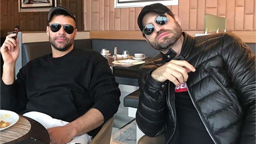 Así fue el romántico reencuentro de Édgar Ramírez y Ricky Martin en los Golden Globes