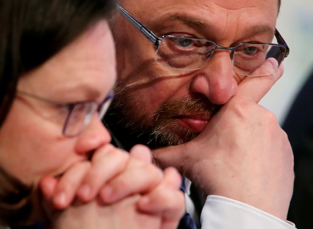 Martin Schulz y Andrea Nahles tras abandono de cargo. Bonn, Alemania 2018. REUTERS/Wolfgang Rattay/File Photo