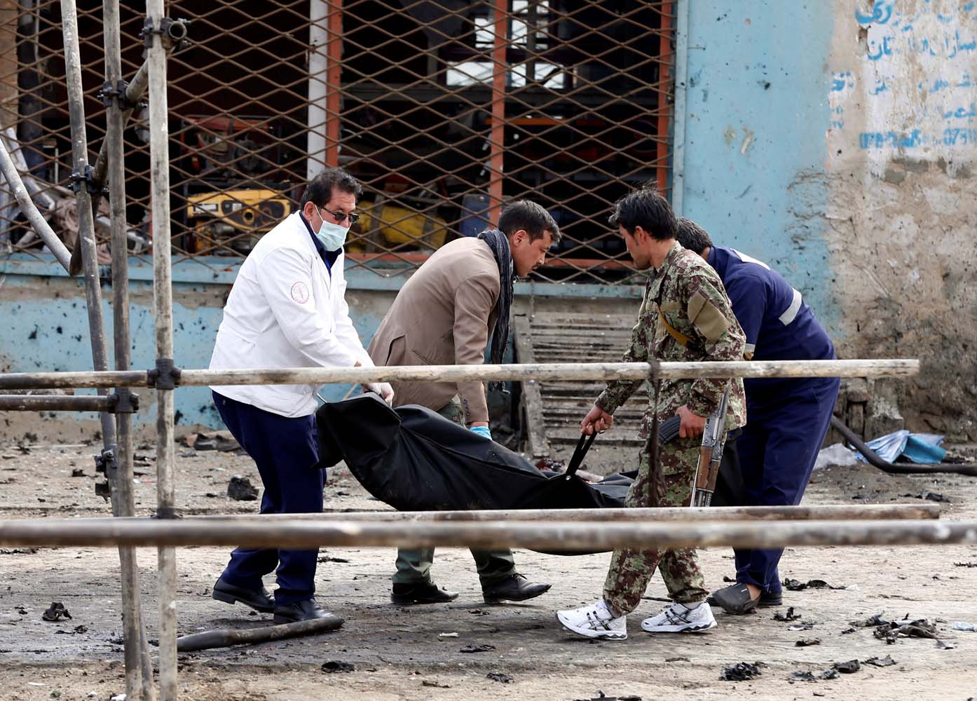 Al menos 10 muertos en atentado de Estado Islámico contra chiíes en Kabul