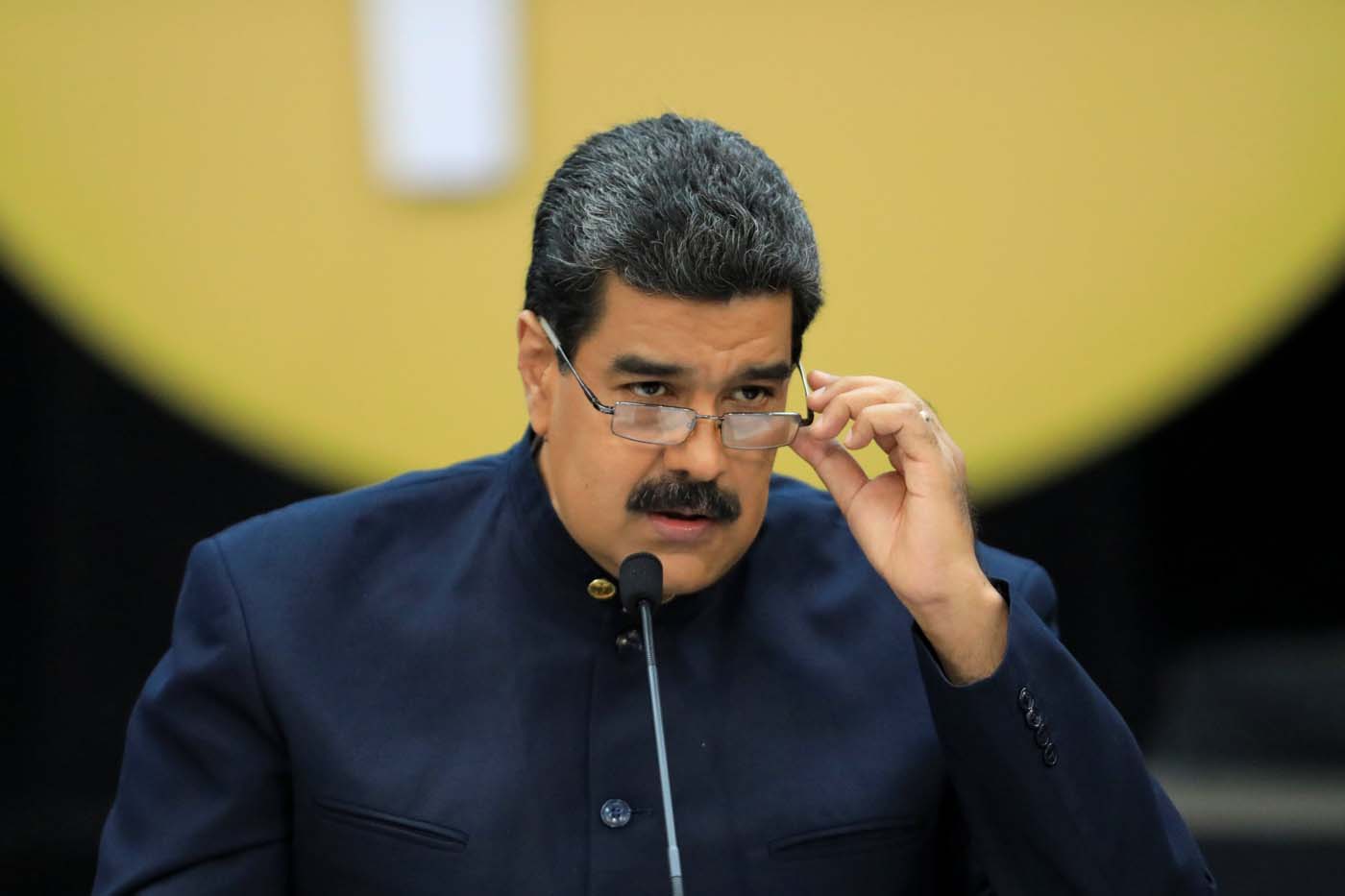 Maduro usurpa identidad y la majestad presidencial