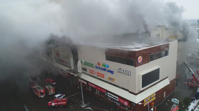 En la imagen tomada del video por el Ministerio de Emergencias de Rusia, el Kemerovo, Rusia, 25 de marzo de 2018. El Ministerio de Emergencias de Rusia / REUTERS