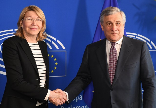 STR060. ESTRASBURGO (FRANCIA), 14/03/2018.- La exfiscal de Venezuela Luisa Ortega (i) se reúne con el presidente del Parlamento Europeo, Antonio Tajani (d), en Estrasburgo (Francia) hoy, 14 de marzo de 2018. EFE/ Patrick Seeger