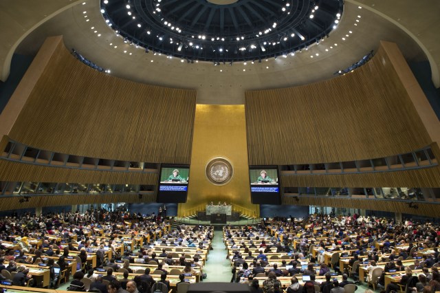 MIA05. NACIONES UNIDAS (NY, EE.UU.), 12/03/2018.- Fotografía cedida por la ONU muestra una vista general de la inauguración de los debates de la Comisión sobre la Condición Jurídica y Social de la Mujer de la ONU hoy, lunes 12 de marzo de 2018, en la sede del organismo en Nueva York (EE.UU.). Guterres animó a "todos los hombres" a combatir la discriminación contra las mujeres porque perjudica a "las comunidades, organizaciones, compañías, economías y sociedades". EFE/Loey Felipe/ONU/SOLO USO EDITORIAL/NO VENTAS