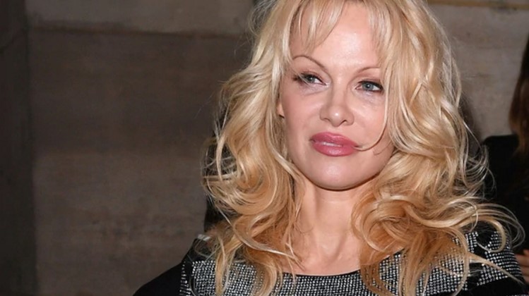 Pamela Anderson confiesa estar enamorada de este futbolista (FOTO)
