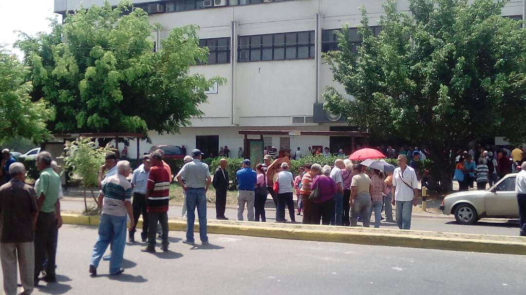 Pensionados del Carabobo también protestaron este jueves #22Mar (fotos)