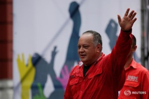 Diosdado dice que saldrá con “machetes y cuchillos” a defender la revolución