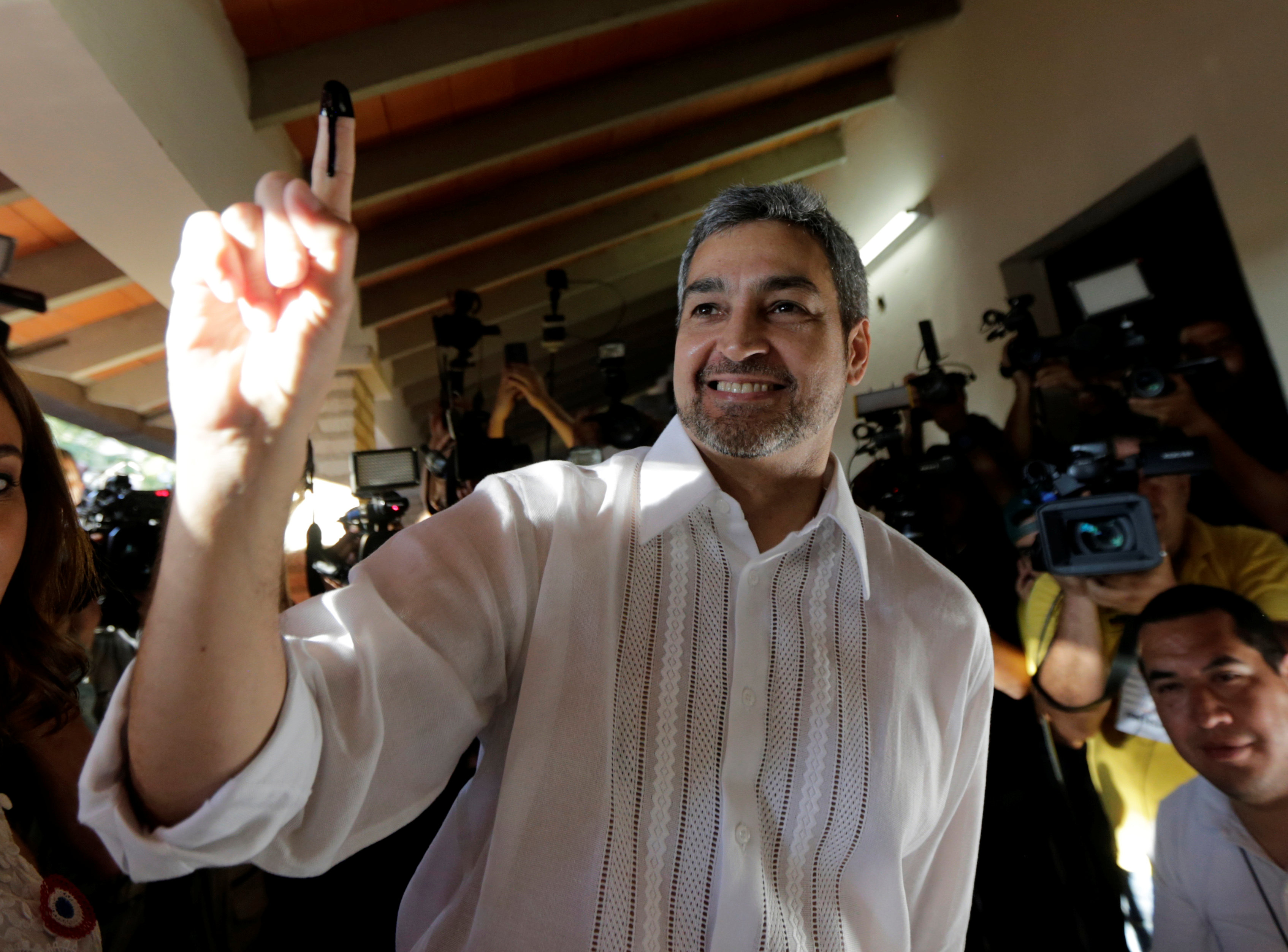 Mario Abdo Benítez gana las elecciones presidenciales de Paraguay