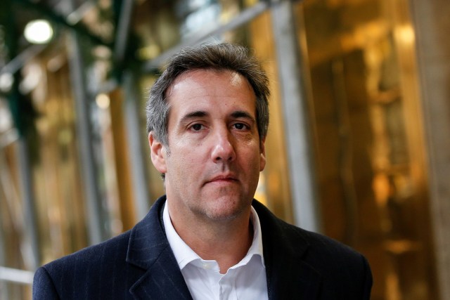 Michael Cohen, abogado del presidente estadounidense Donald Trump, a las afueras de un hotel en Nueva York, abr 11, 2018. REUTERS/Brendan McDermid