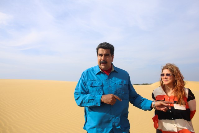 Foto: El presidente de la República, Nicolás Maduro junto a Cilia Flores visitan el parque nacional Los Médanos de Coro / AVN