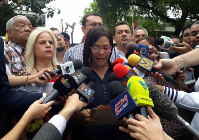 Foto: Frente Amplio Venezuela Libre en el consulado de Perú 