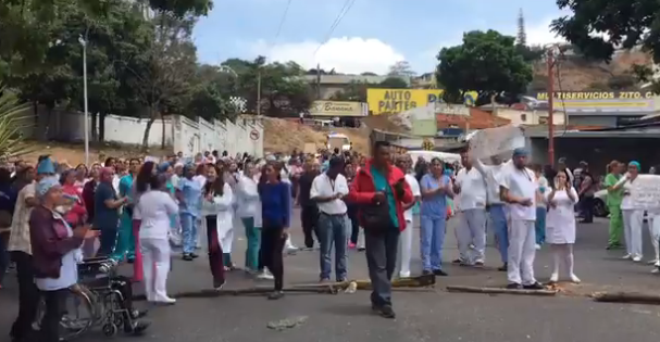 Hospital Pérez de León de Caracas se paralizó para exigir insumos (video)
