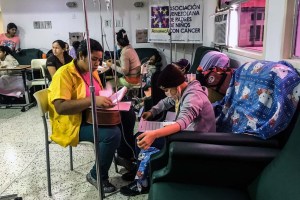 Veinte niños venezolanos con cáncer morirán si no les realizan trasplantes con urgencia