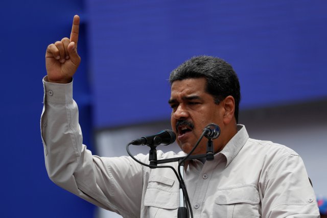  El presidente de Venezuela, Nicolás Maduro, pronunció un discurso ante sus partidarios durante un mitin de campaña en Charallave, Venezuela, el 15 de mayo de 2018. REUTERS / Carlos Garcia Rawlins