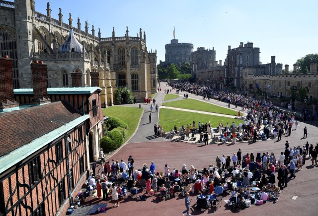 Crowds take their position inside Windsor Castle ahead of the wedding of Prince Harry and Meghan Markle in Windsor, Britain, May 19, 2018. REUTERS/Toby Melville/Pool