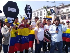Venezolanos en Lima protestan contra fraude electoral de Maduro (Fotos y video)