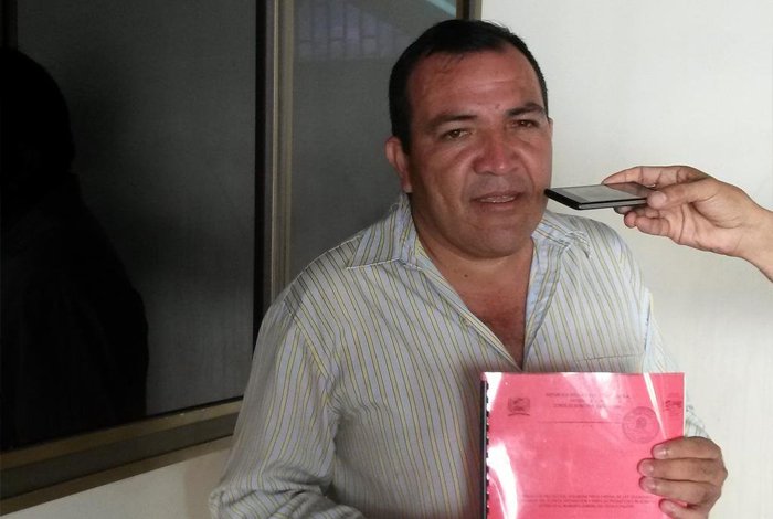 Este concejal chavista ofrece dólares a una actriz porno para ir a su fiesta privada (Foto)