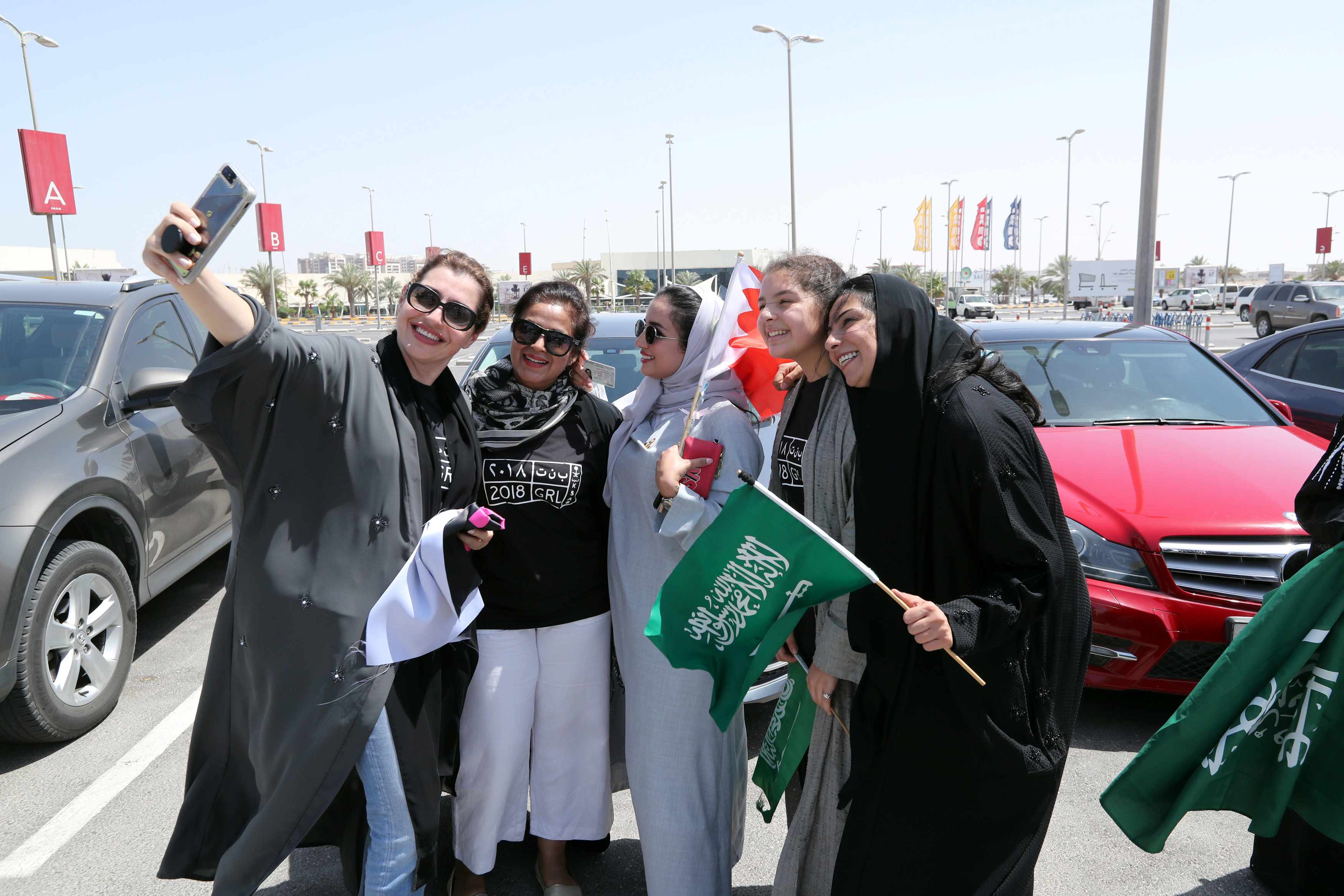 La emoción de las mujeres de Arabia Saudí al manejar por primera vez (Fotos)