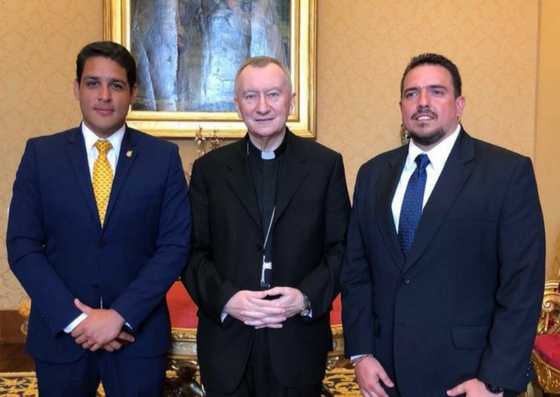 Foto: El diputado José Olivares, Cardenal  Pietro Parolín y el parlamentario Stalin González / @stalin_gonzalez - twitter