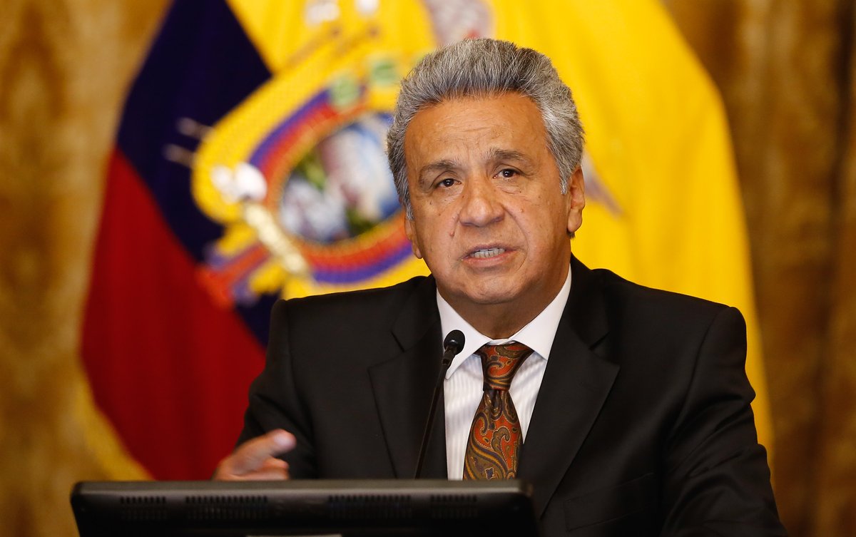 Ecuador anuncia que recibirá créditos del FMI y del Banco Mundial