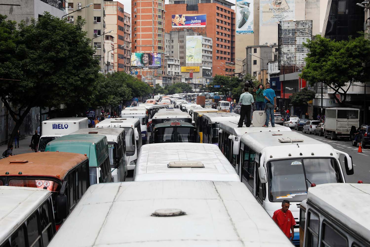 Transportistas de Puerto Ayacucho trancaron las vías por falta de gasolina