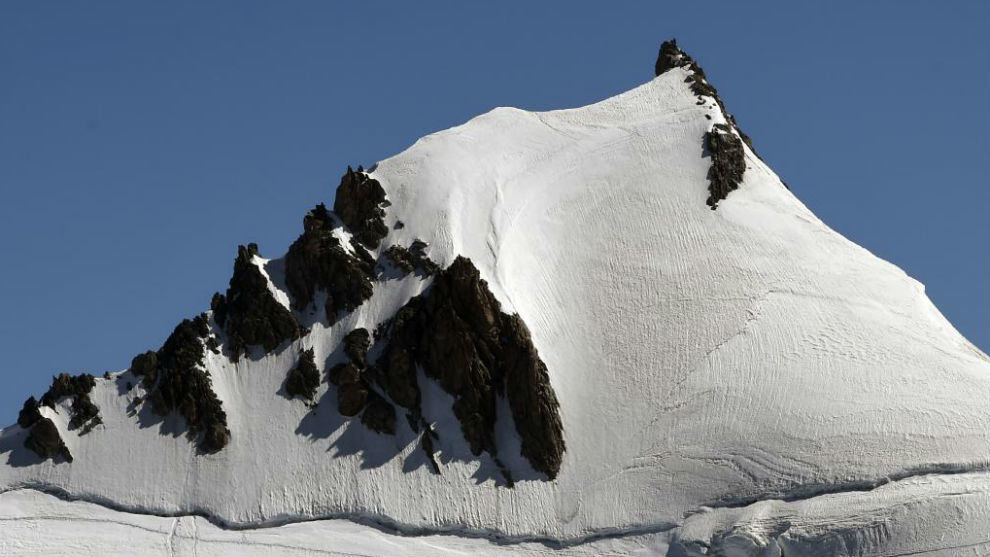 Mueren tres alpinistas al caer por pendiente en el Mont-Blanc