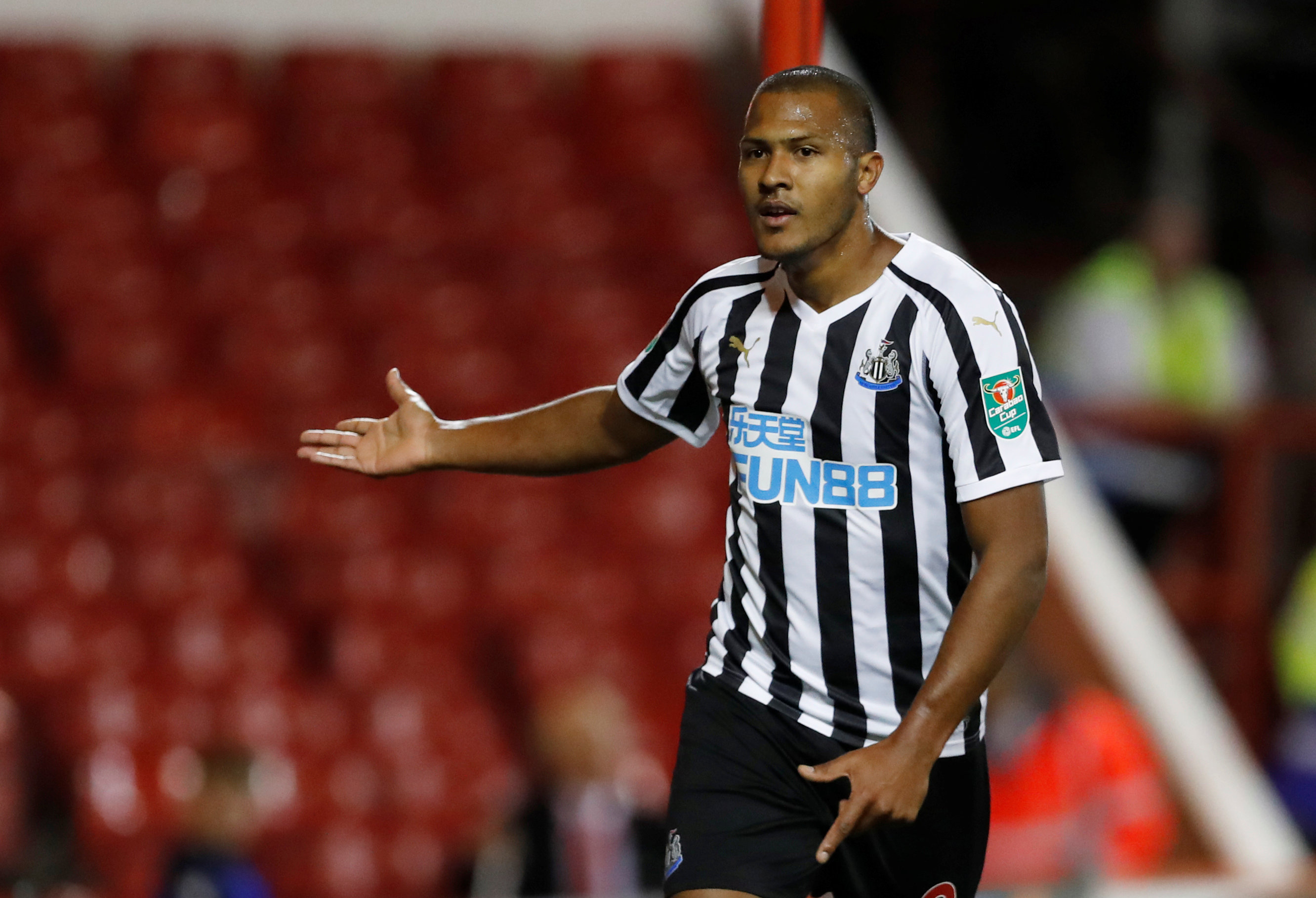 Salomón Rondón estará dos semanas de baja con Newcastle por lesión