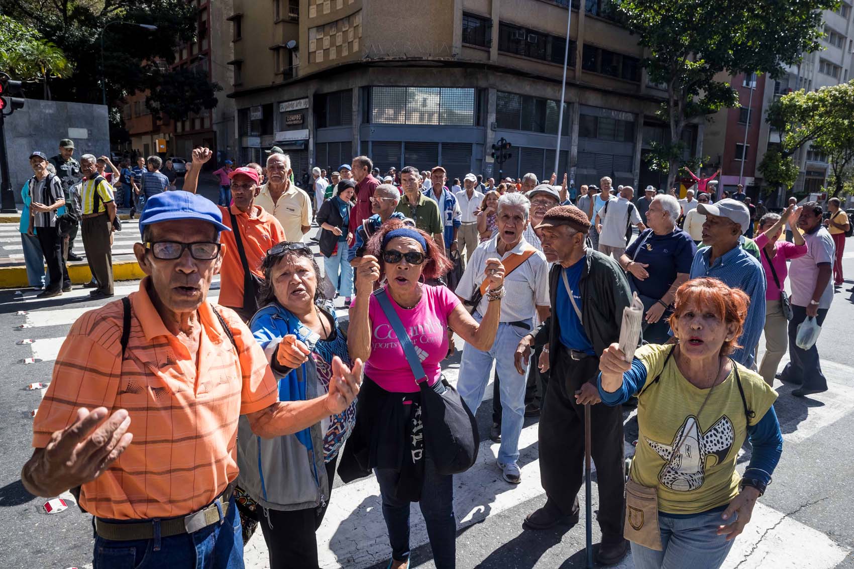¡Basta ya de engaños, queremos la pensión! El grito de los abuelos en toda Venezuela (FOTOS)