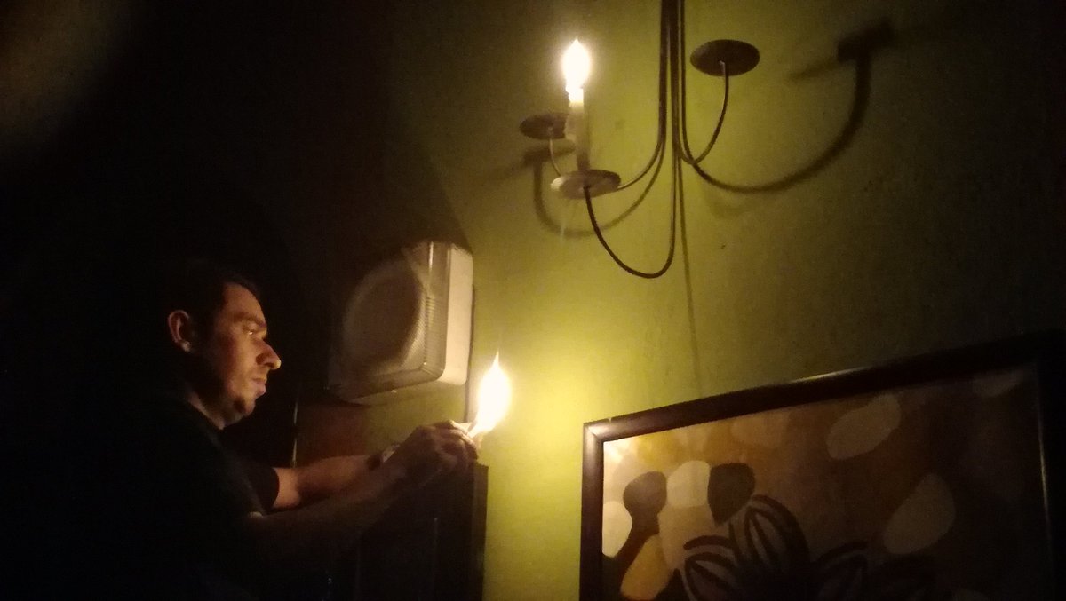 Casi 24 horas sin luz tienen los merideños #16Oct