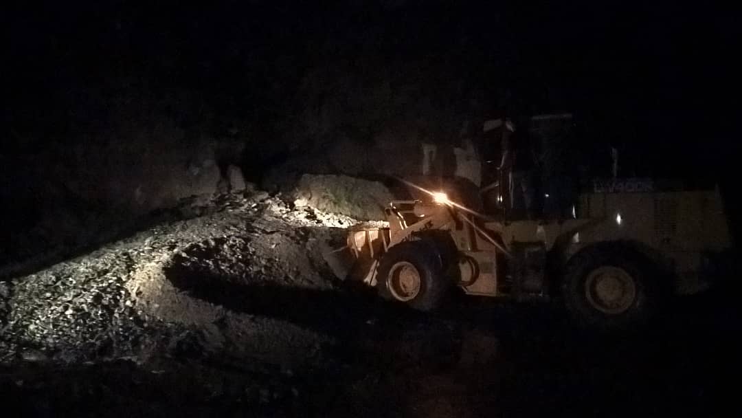 Despejadas algunas vías en Mérida tras deslizamiento de piedras #15Oct