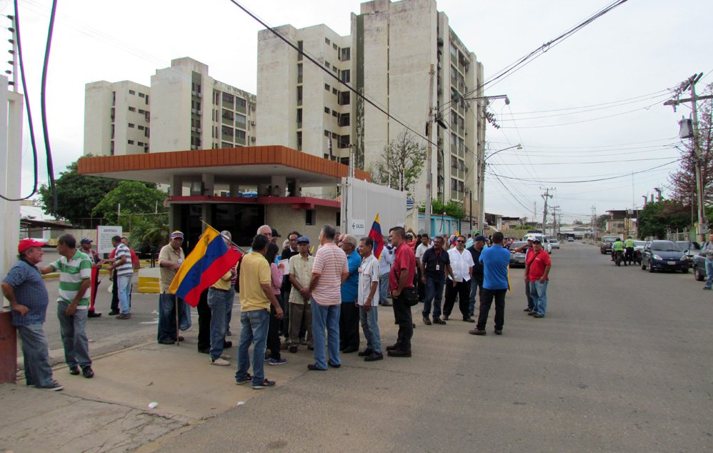 Jubilados de Pdvsa en Zulia exigieron pago de sus bonos en dólares