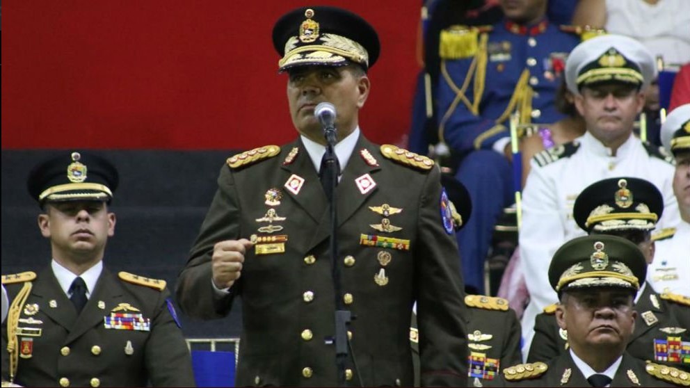 Padrino López califica a John Bolton de “payaso” por declaraciones sobre grupos paramilitares en Venezuela