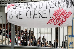 Macron hace llamado a la calma mientras protestas se extienden en Francia