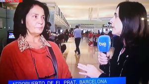 La indignación de una catalana deja en aprietos a reportera de TVE (Video)